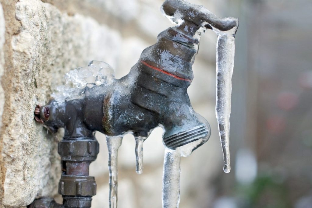 frozen-outdoor-faucet