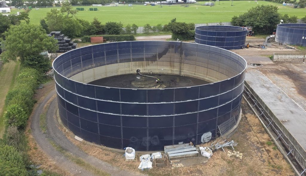 water droplets outdoor container
