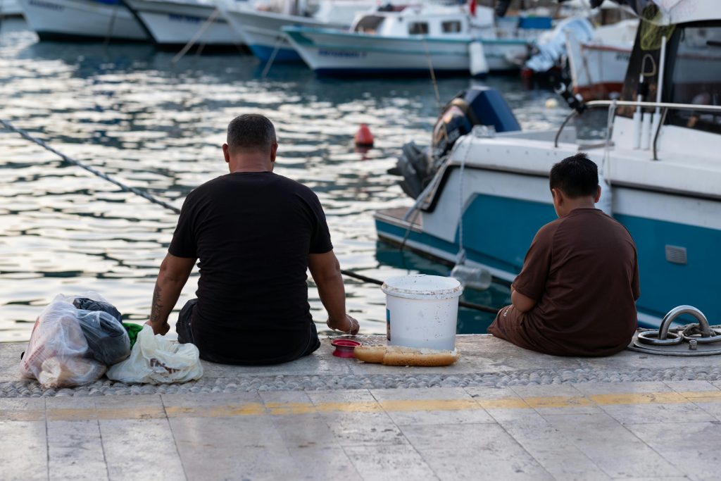 live bait bucket minnow dock boat ramp