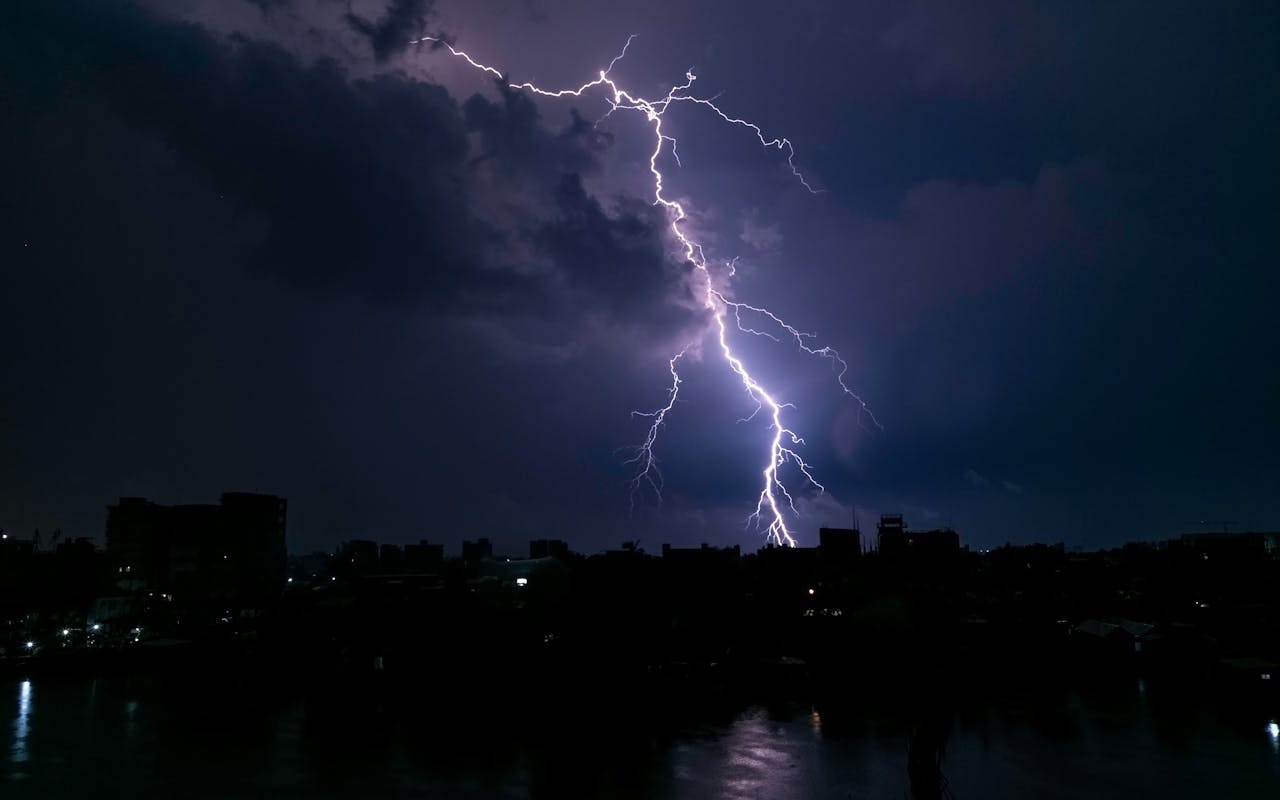 Meteorologists Debunk Lightning Myths and Warn About Risky Storm Mistakes